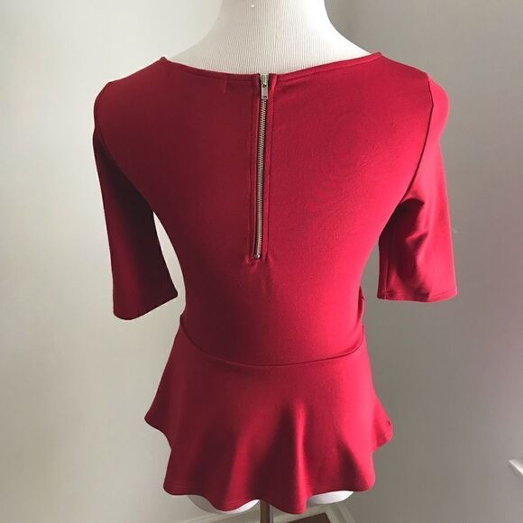 Casual Couture By Green Envelope Top - Picture 2 of 7